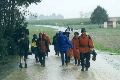 2002-08-15 Unterwegs im strömenden Regen