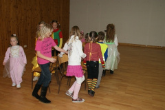 2010-02-06 Immer beliebt: Das Sesselspiel