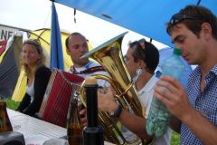 2010-08-12 Der Frühschoppen geht in den Dämmerschoppen über