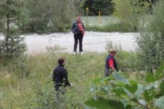 2010-09-01 Lagerleitung sucht den Weg