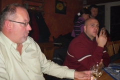 2010-11-29 Auch der Obmann hat Zeit für eine Ente.......