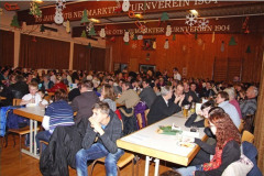 2010-12-04 Alle Plätze sind voll und wir können beginnen