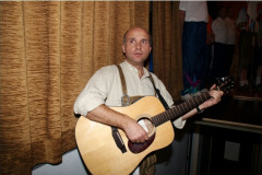 2010-12-04 SOG-Chef Christian wartet auf den Einsatz