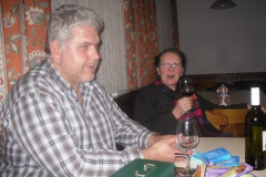 2010-12-21 Helmut als Winzer des heutigen Abends