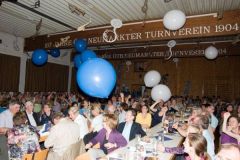 2011-05-14 Blaue und weiße Luftballons