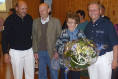 2011-06-18 Verein und Spielmannszug gratulieren