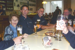 2011-06-18 Ein Prost auf die Jubilarin