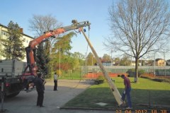 2012-04-27 Bald ist er im Loch