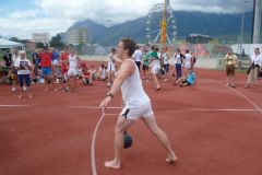 2012-07-10 Turnfestwettkämpfer Jürgen beim Schleuderball