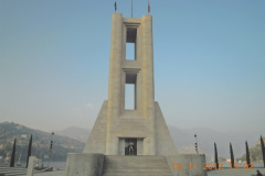 2012-11-15 Denkmal am Como See