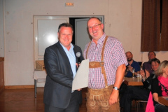 2013-04-30 Präsident Bertl von der Zugrunde gratuliert