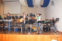 2013-04-30 Nachwuchsband spielt zum Tanz auf