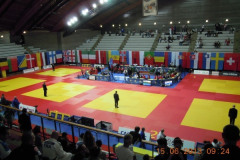 2013-06-13 Gewaltige Judohalle mit 6 Matten gleichzeitig