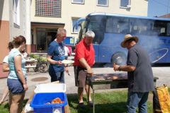 2013-07-02 Dienstag - Heli und Fred am Griller