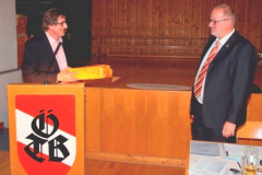 2014-03-21 Geschenk für 20-jährige Obmannschaft von der Gemeinde
