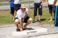 2014-06-14 U20-Vize-Landesmeister im Kugelstoß Johannes Pichler als Kampfrichter