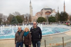 2014-11-14 Gewaltiger Brunnen vor der Hagia Sophia