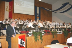 2015-11-28 Obmann bedankt sich für 25 Jahre Wunschkonzert im Turnerheim