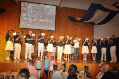 2015-12-05 Der Spielmannszug beginnt das Programm