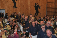 2016-04-30 Die Spielleute marschieren in den Saal