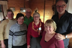 2017-01-08 Blieb den Kallhamer Damen wieder sicher Trostpreis Kranz Knacker