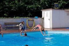 2017-07-15 Auch Schwimmen gehört zum Wettkampf