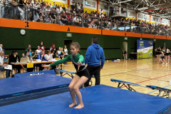 2026-04-26Tina beim Trampolin