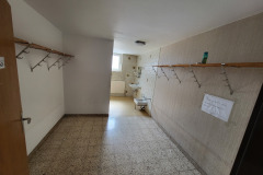 2026-04-06 Letztes Foto der Damengarderobe