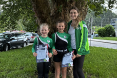 2026-06-13 Magda, Tina und Vorturnerin Anja