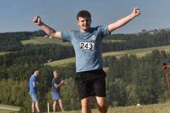 2026-08-14 Alex beim Geländelauf des 10-Kampfes