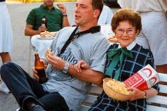 1996-07-20 Geburtstagsständchen Hedwig Gschaider mit Karl Eybl